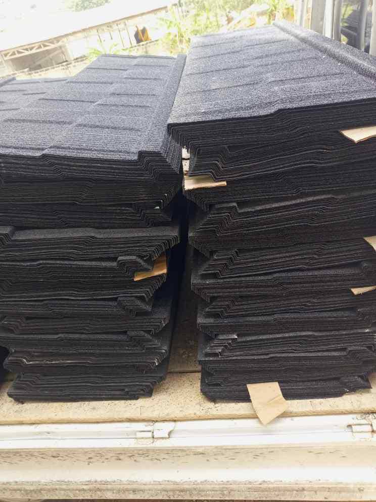 charcoal black shingle3